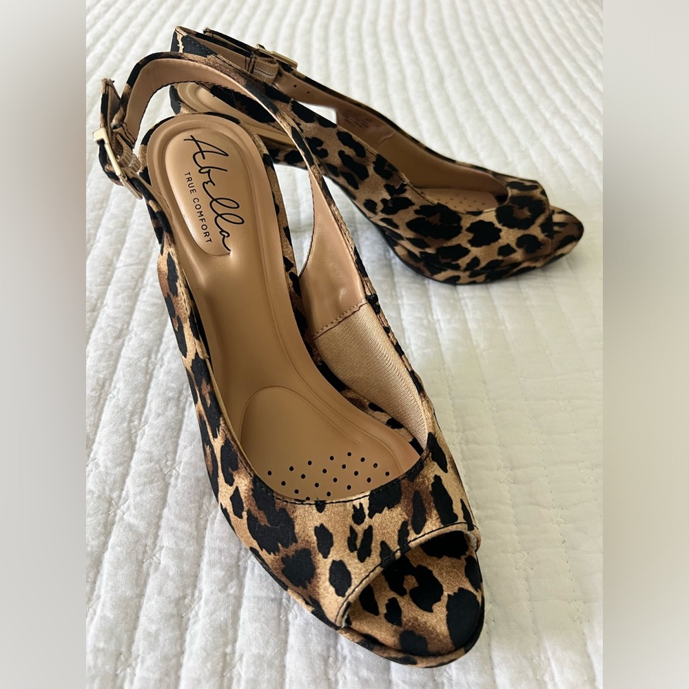 Abella Leopard Open Toe Woman’s 3” Heels - size 7.5